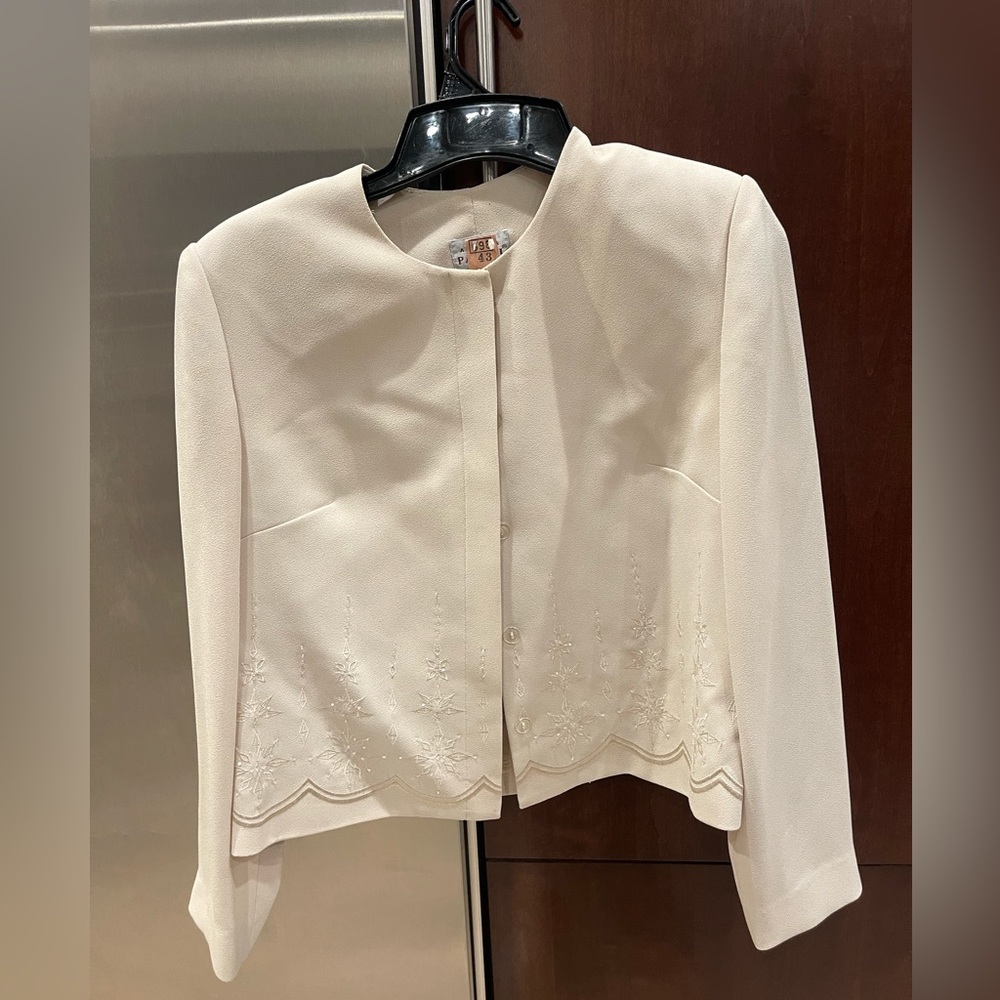 Adriana Papell Cream SET -long sleeve crop jacket matching knee length Skirt